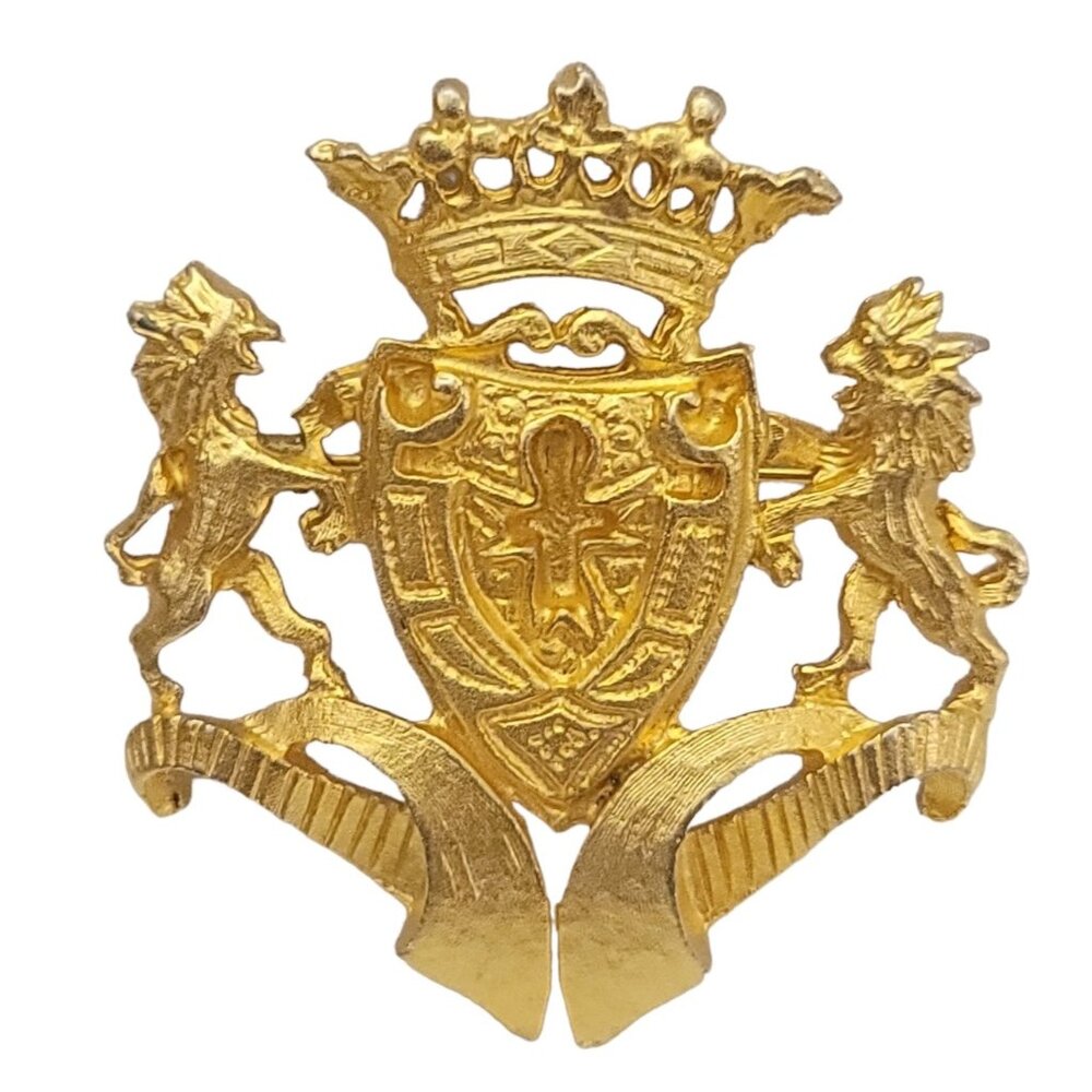Maeve Carr New York Gold Tone Griffiths Shield Brooch, Signed K192